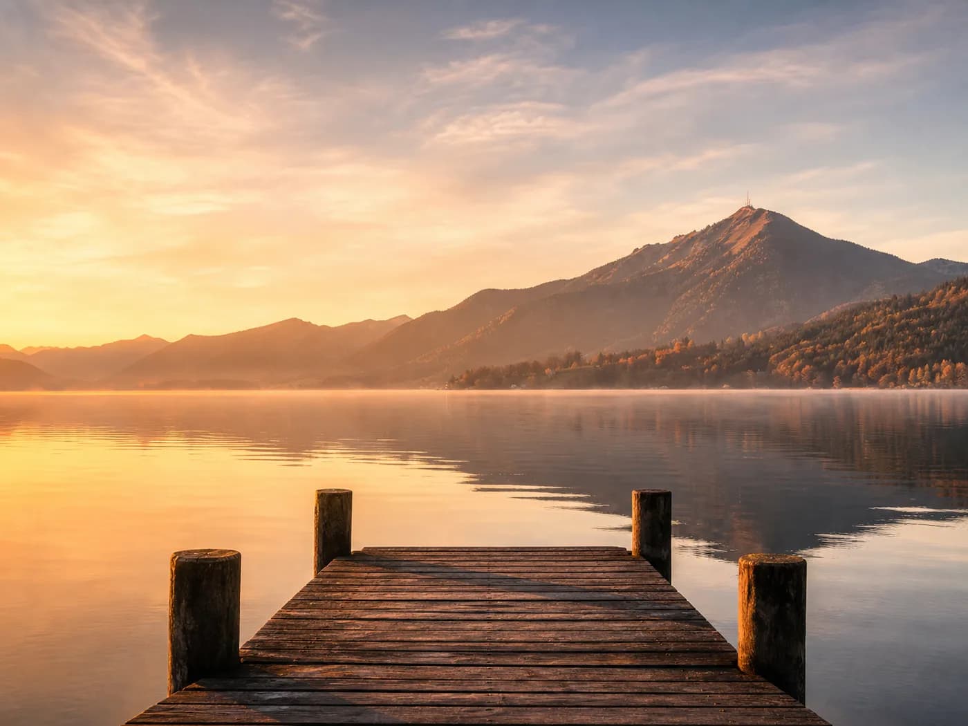 Morgenstimmung am Tegernsee mit Blick auf die bayerischen Voralpen